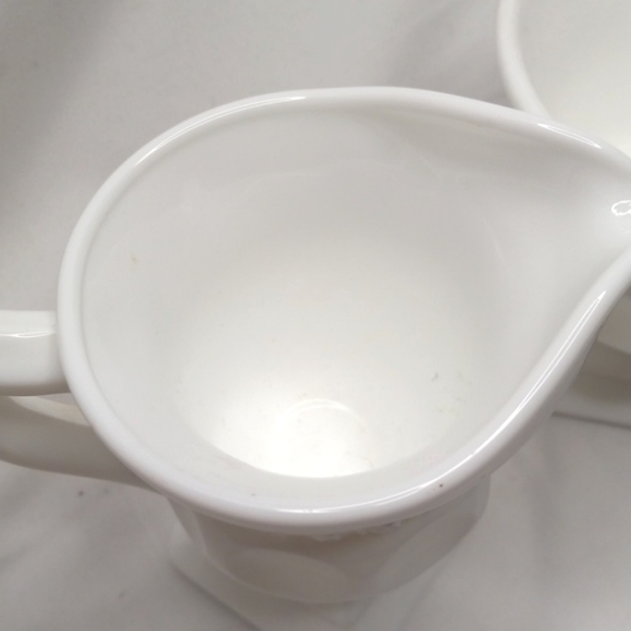 Vintage Mckee Plymouth Milk Glass Creamer Sugar Set - Picture 7 of 7